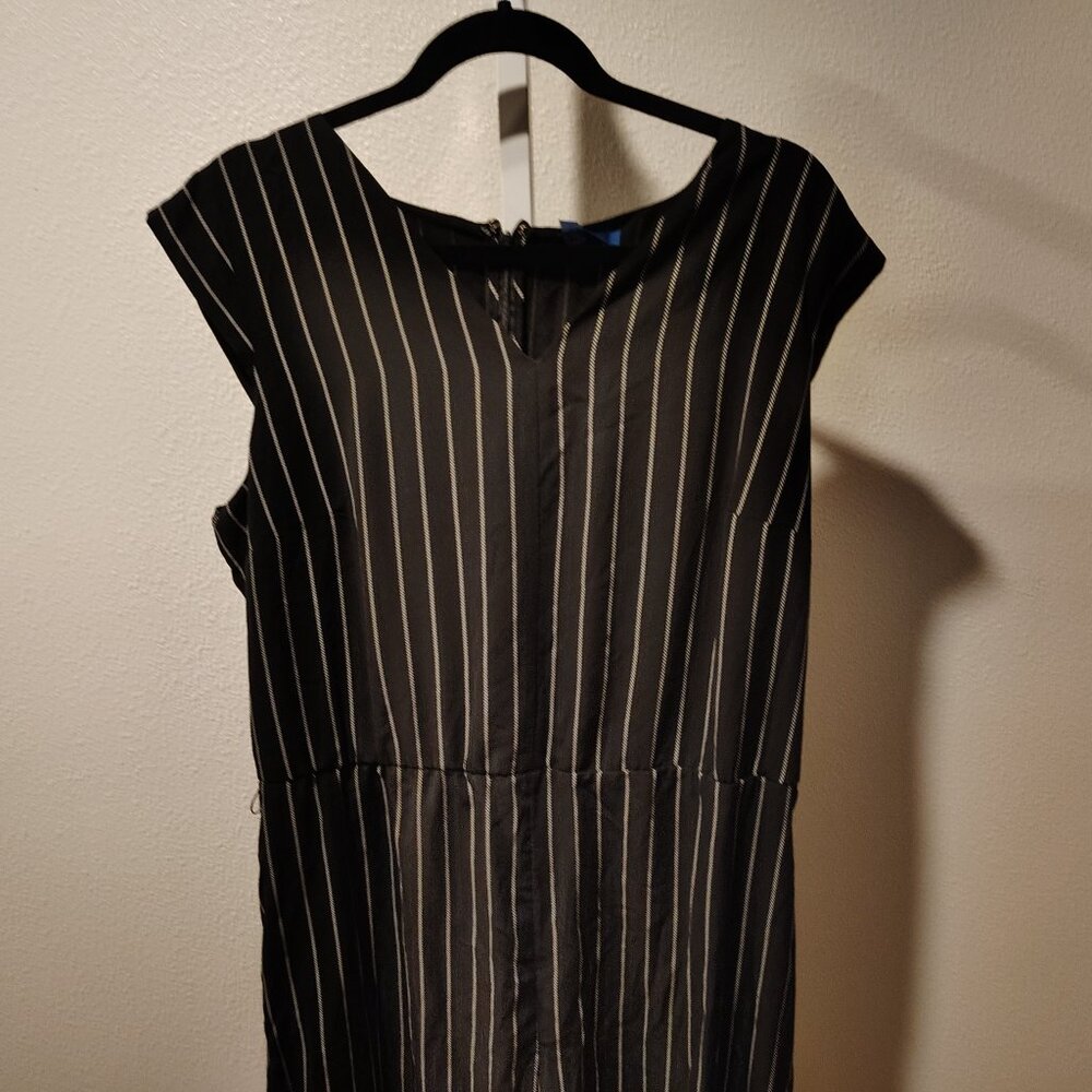 APT. 9 Tie Waist Jumpsuit Size XXL NWT Black and White Striped Sleeveless - Picture 3 of 11
